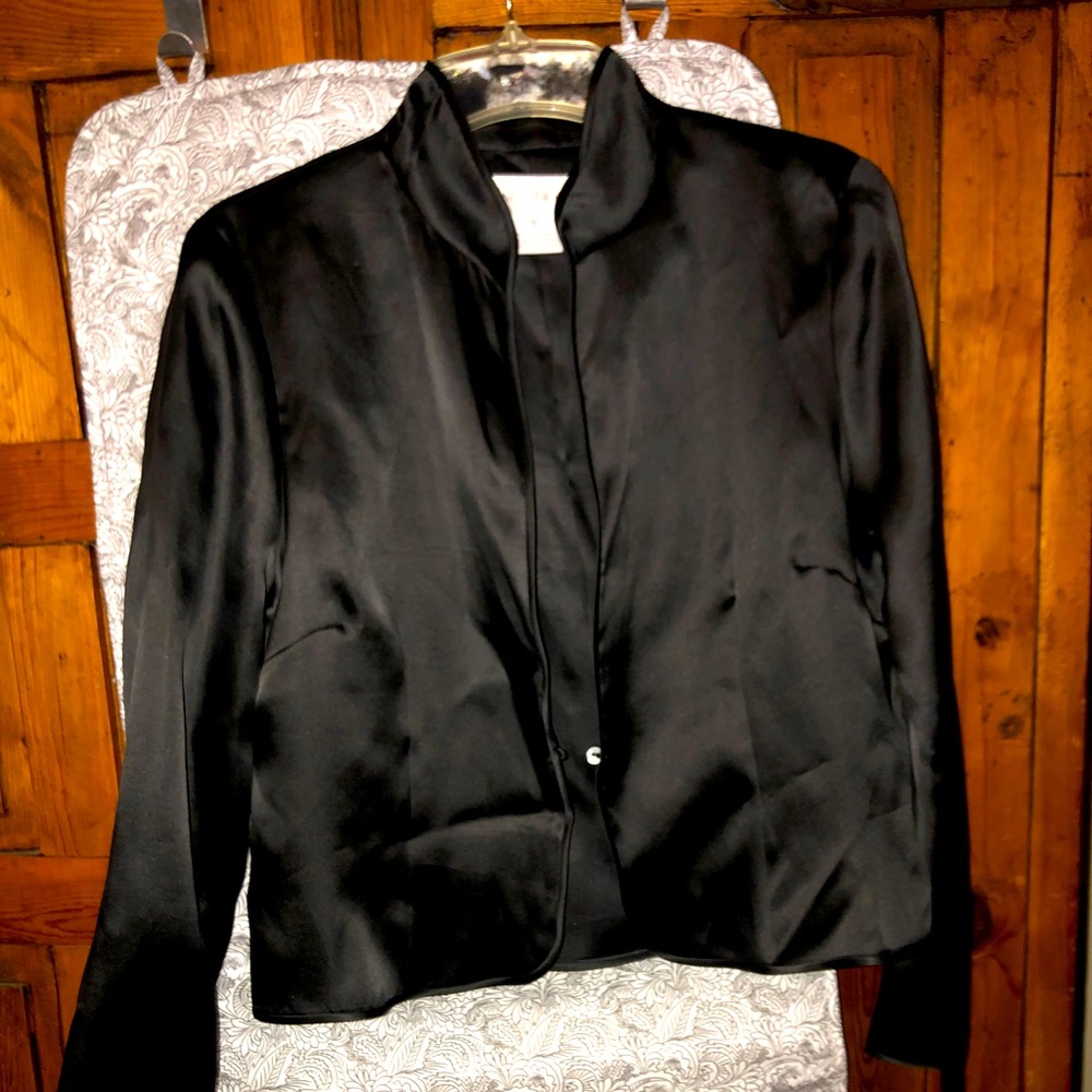 Jones New York black satin blazer size 12